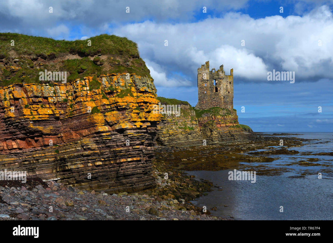 castle ruin of keiss castle at the coastline, United Kingdom, Scotland, Caithness Stock Photo