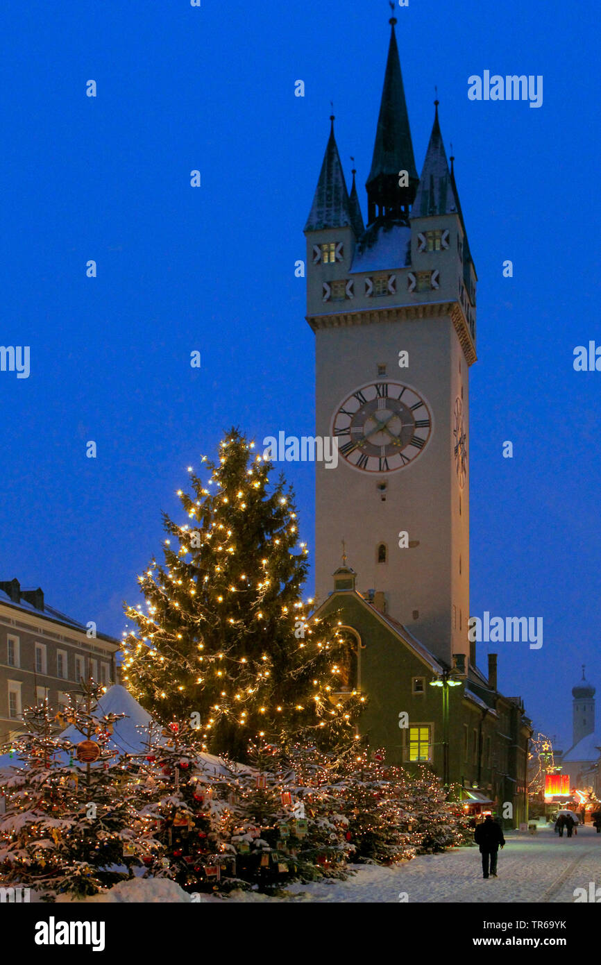 christmas market in Straubing with city tower, Germany, Bavaria, Straubing Stock Photo