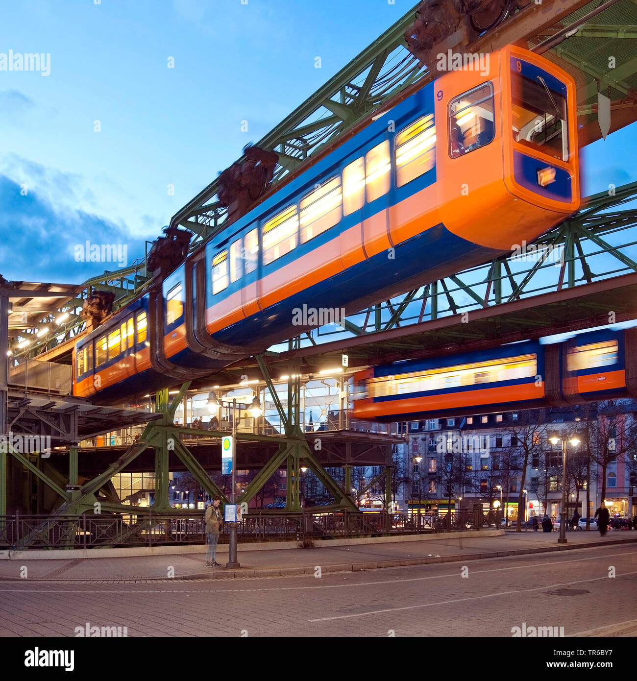 Suspension railways hires stock photography and images Alamy
