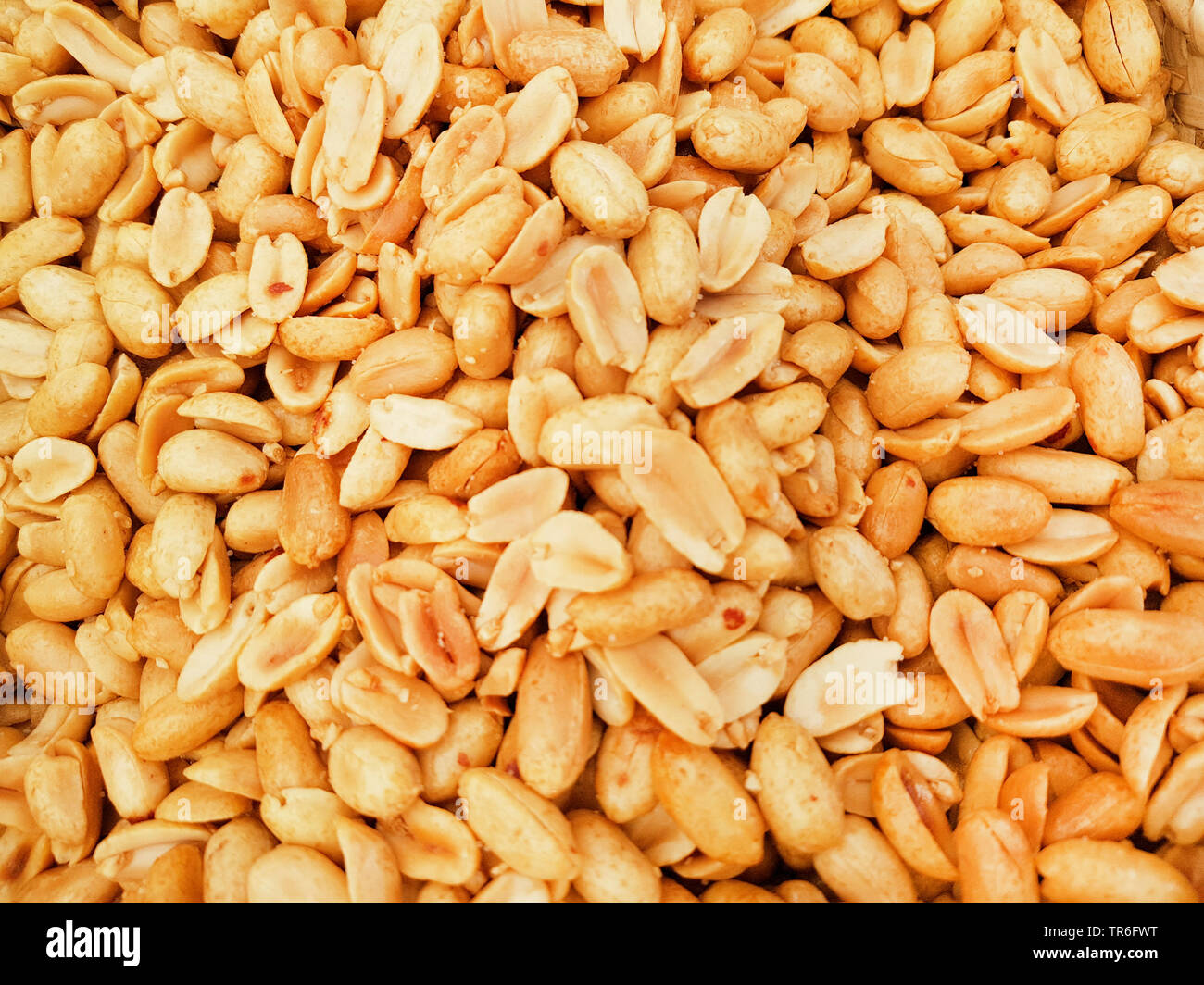 groundnut, peanut (Arachis hypogaea), peanuts on a market stand, Spain