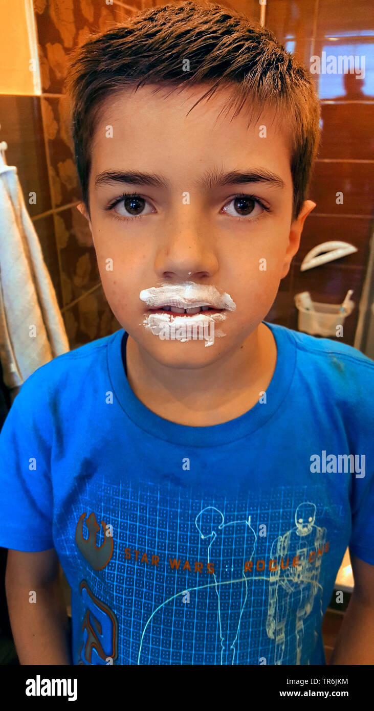 Kids lips hires stock photography and images Alamy