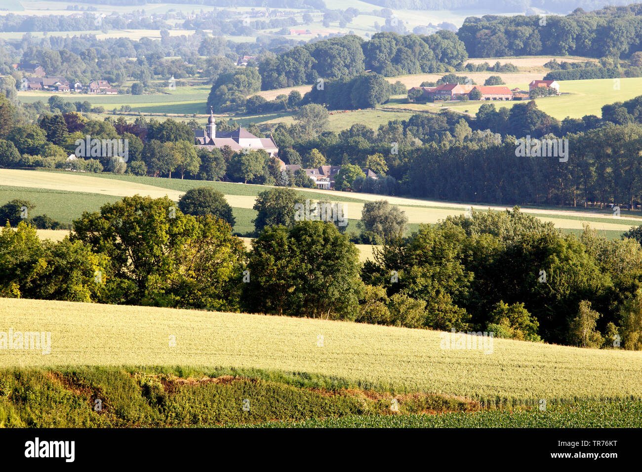 hilly landscape of southern Limburg near Wijlre, Netherlands, Limburg, Eys Wijlre, Gulpen Wittem Stock Photo