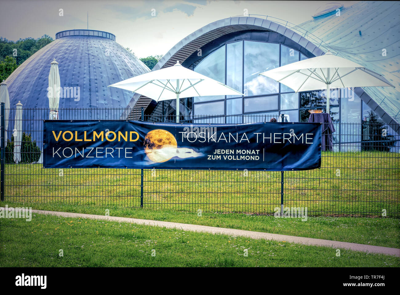 Toskana Therme in spa park of Bad Orb; Sign:Vollmond, Konzerte, Jeden Monat zum Vollmond Full Moon, Concerts, Every Month to Full Moon Stock Photo