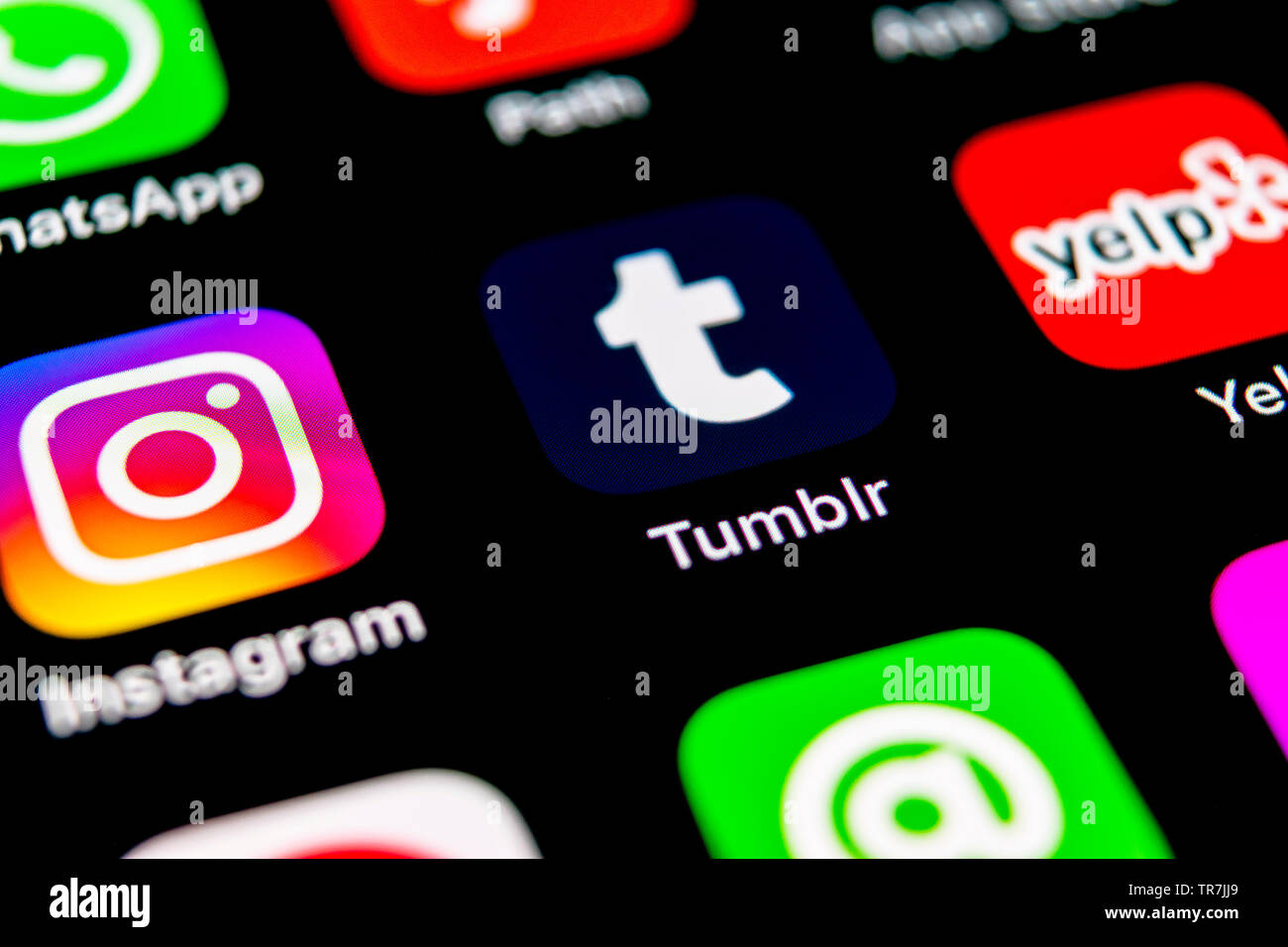 Sankt-Petersburg, Russia, September 30, 2018: Tumblr application icon on  Apple iPhone X smartphone screen close-up. Tumblr app icon. Tumblr is  interne Stock Photo - Alamy