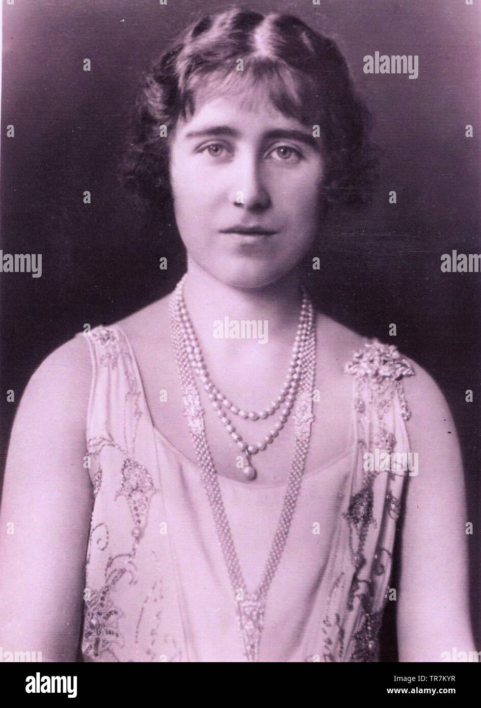 Queen mother british royalty hires stock photography and images Alamy