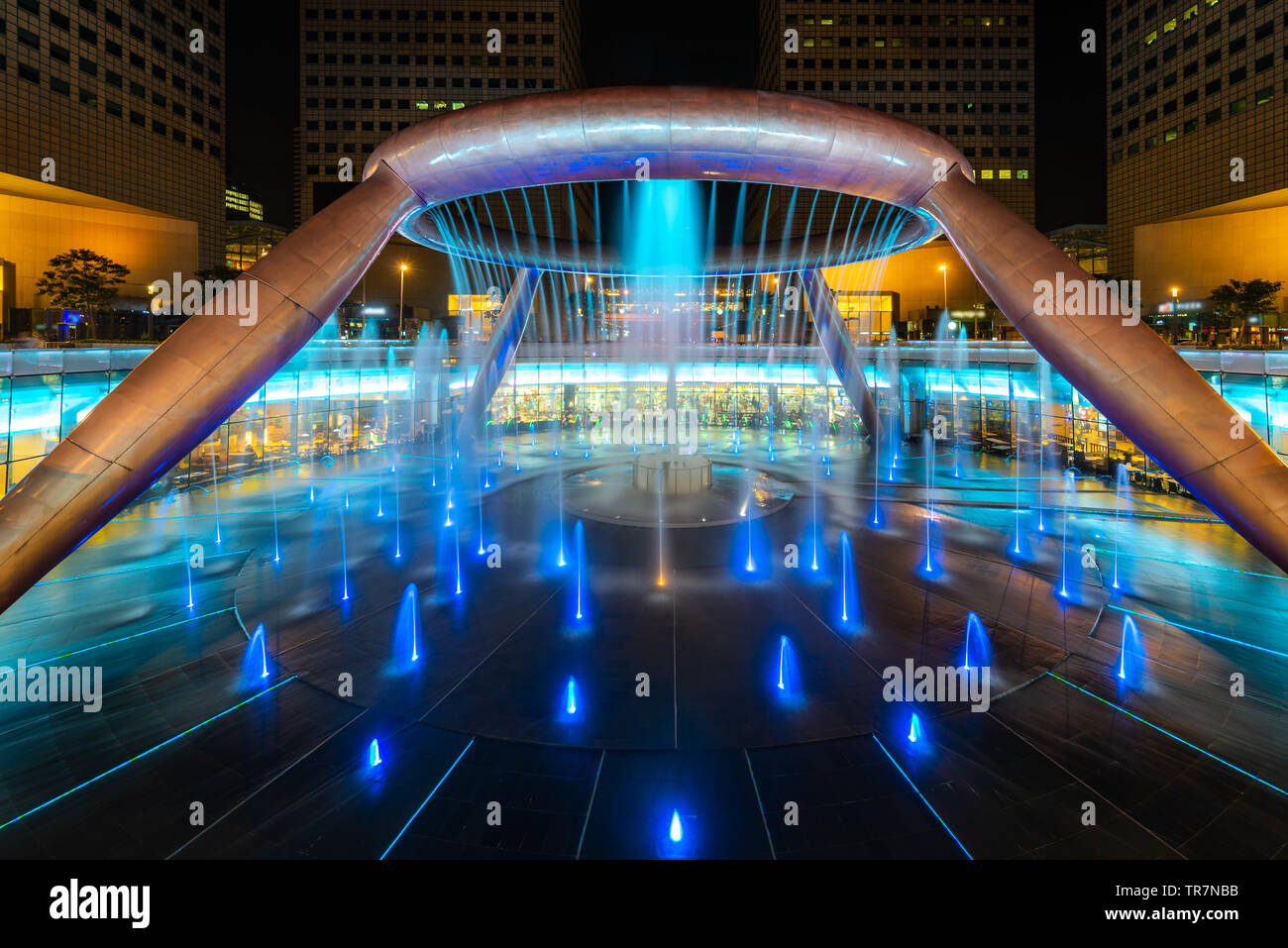 Fountain show at Fountain of Wealth Suntec Tower in Singapore. Fountain