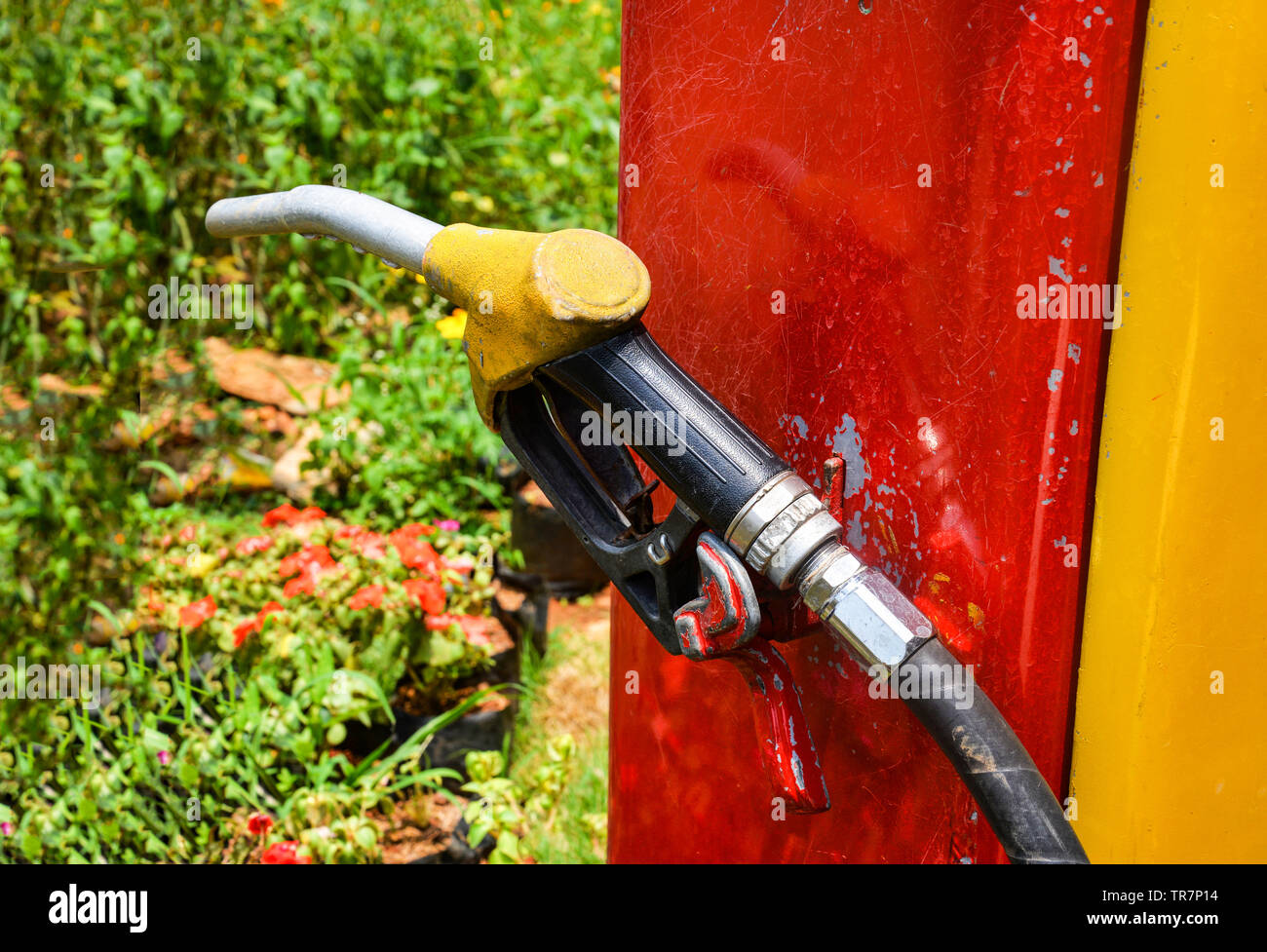 Green color fuel pump gun hi-res stock photography and images - Alamy