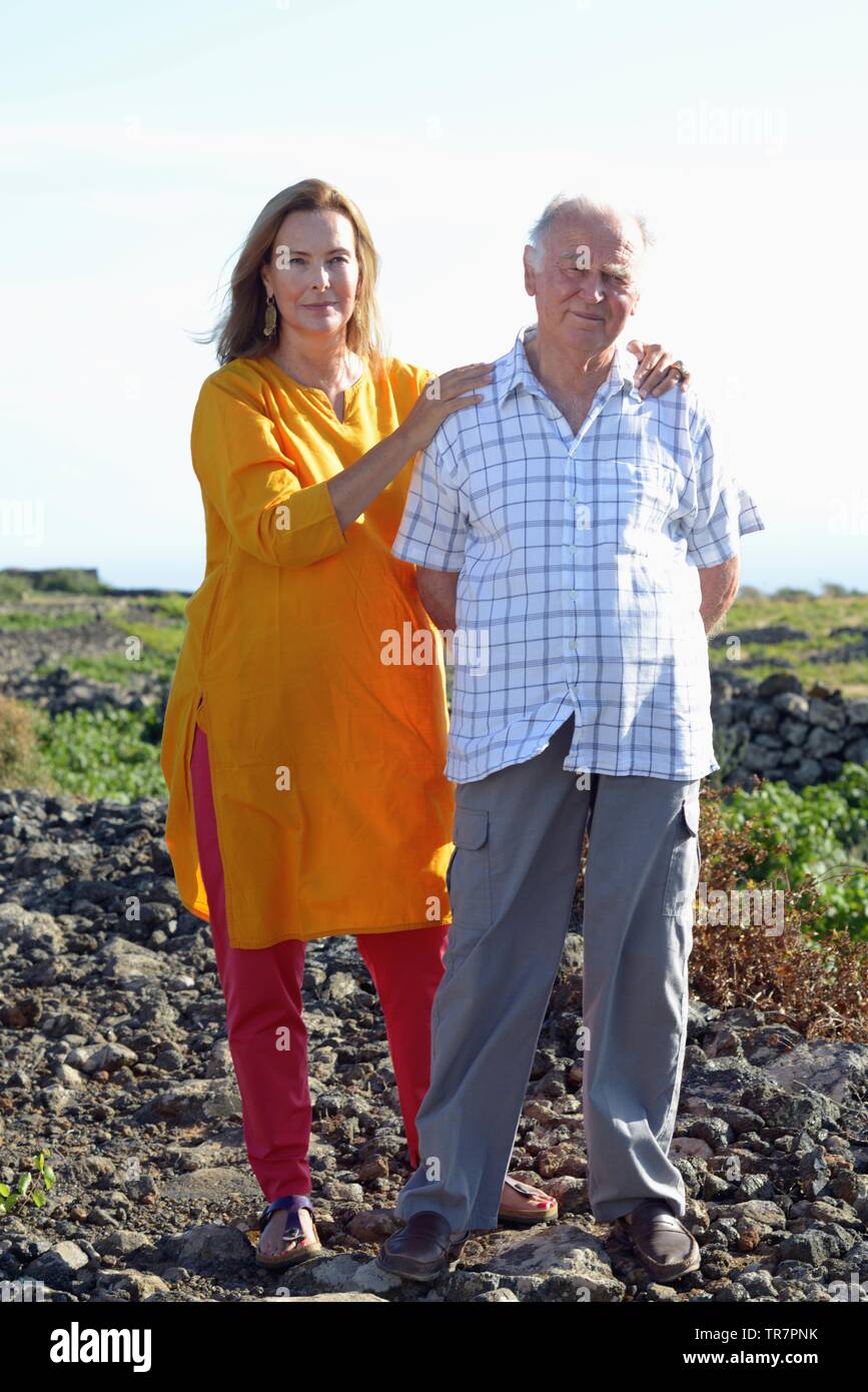 Italy, Sicily, Island of Pantelleria, Contrada Serraglio : The french actress Carole Bouquet pictured with Nunzio Gorgone, head of the winery and vine Stock Photo