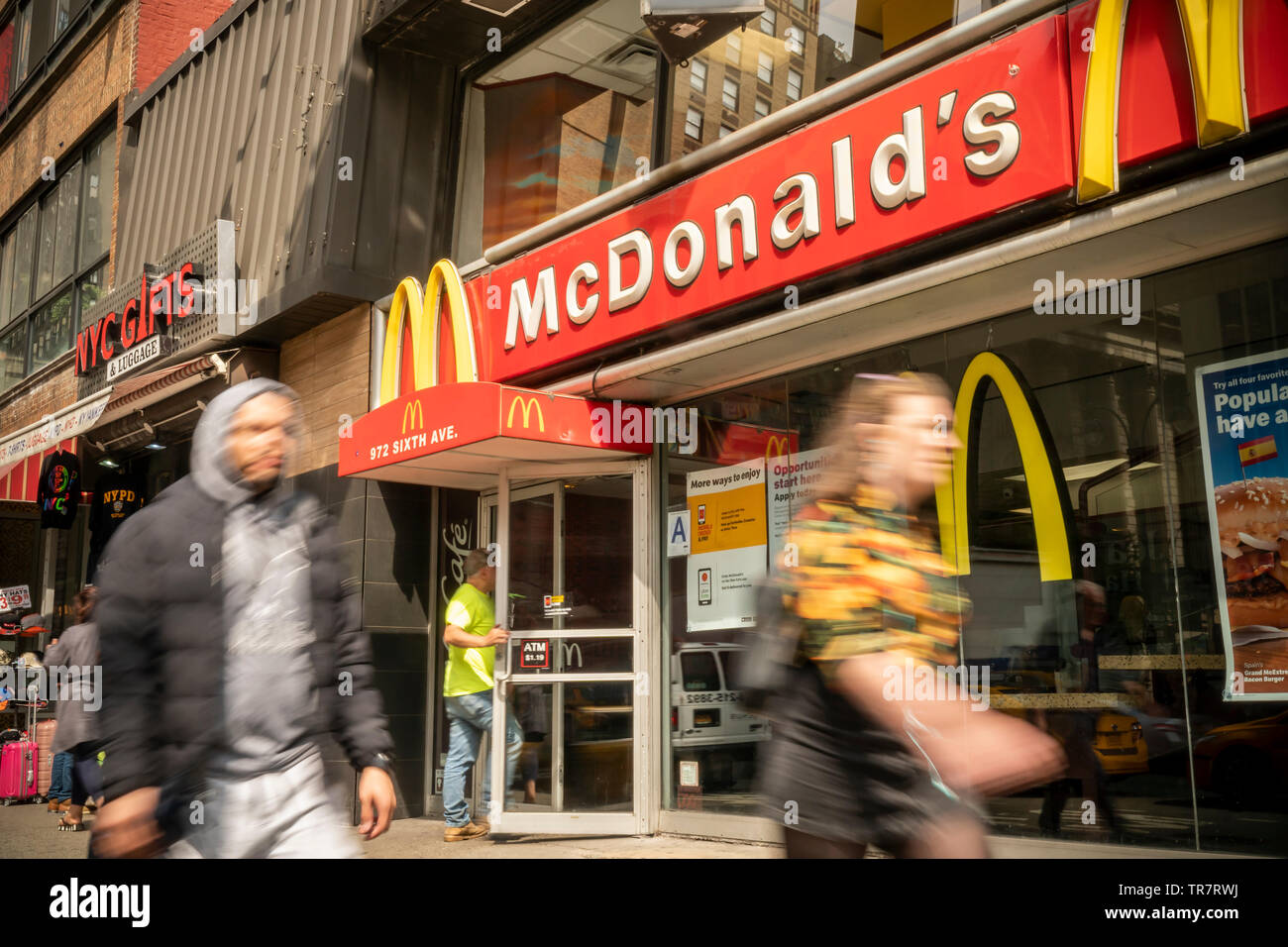 Mcdonalds storefront mcdonalds hires stock photography and images Alamy