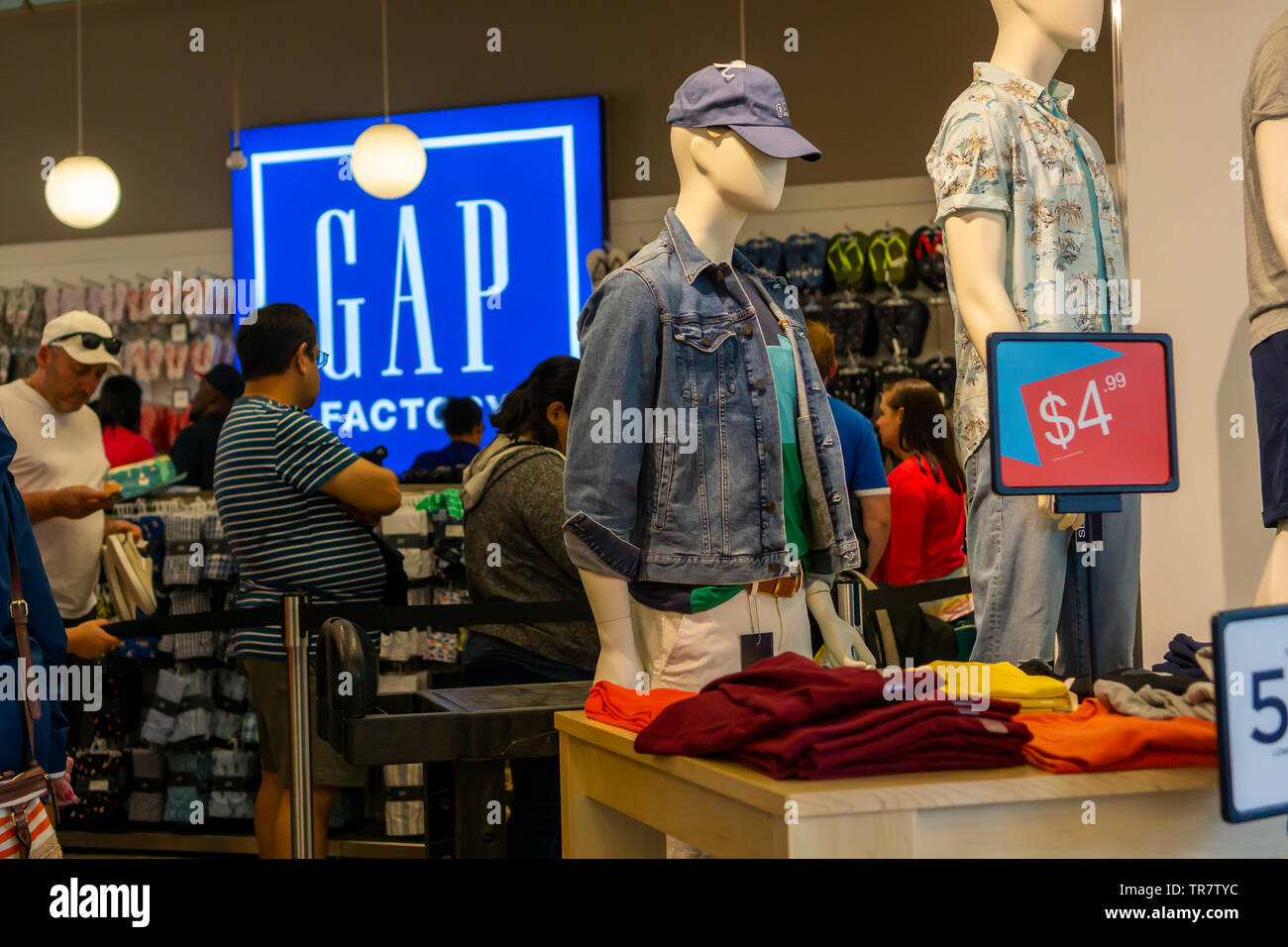 Consumer goods factory hi-res stock photography and images - Alamy