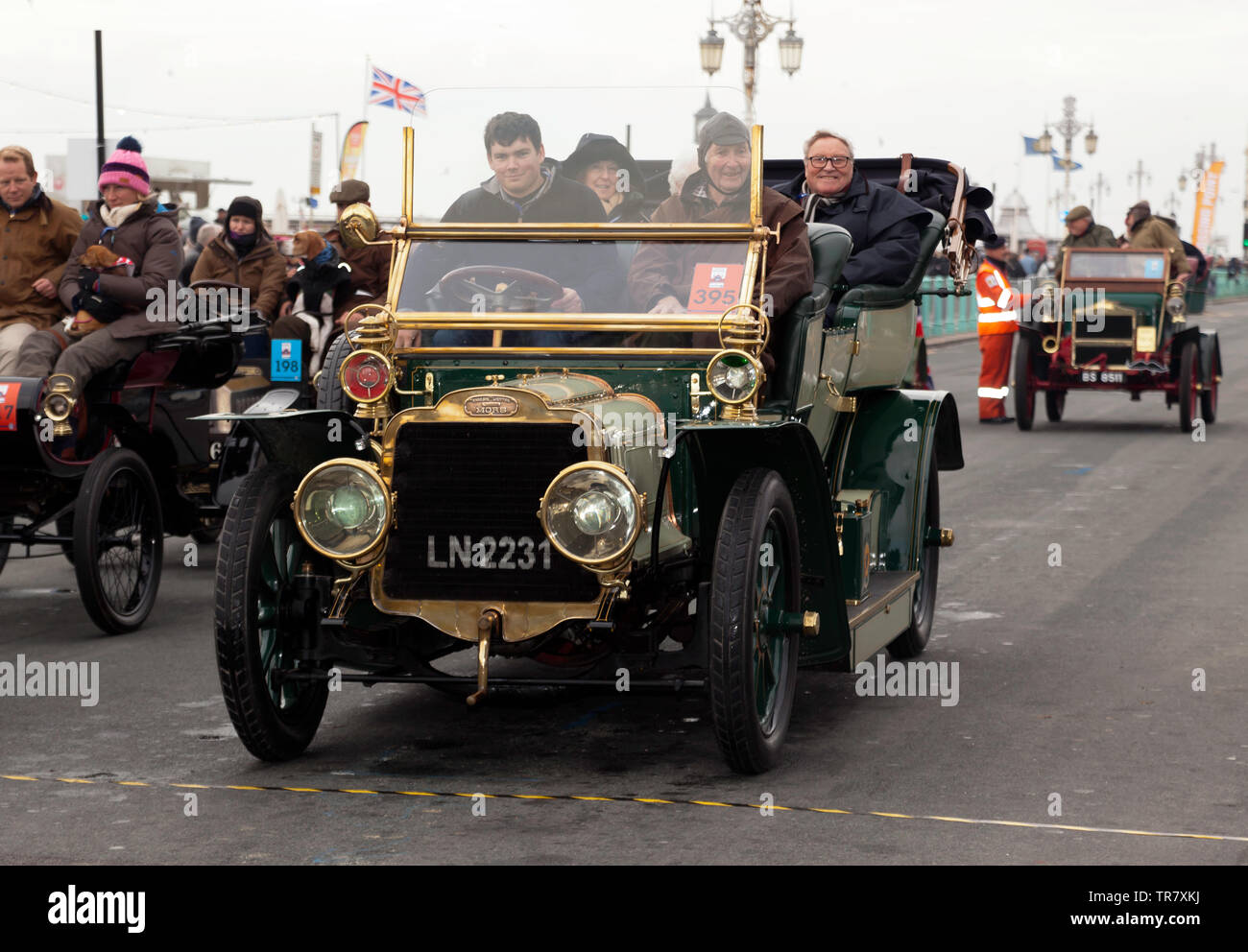 Mr Michael Sheppard driving a1904 Mors, across the finishing line at the end of the 2018 London to Brighton Veteran Car Run Stock Photo