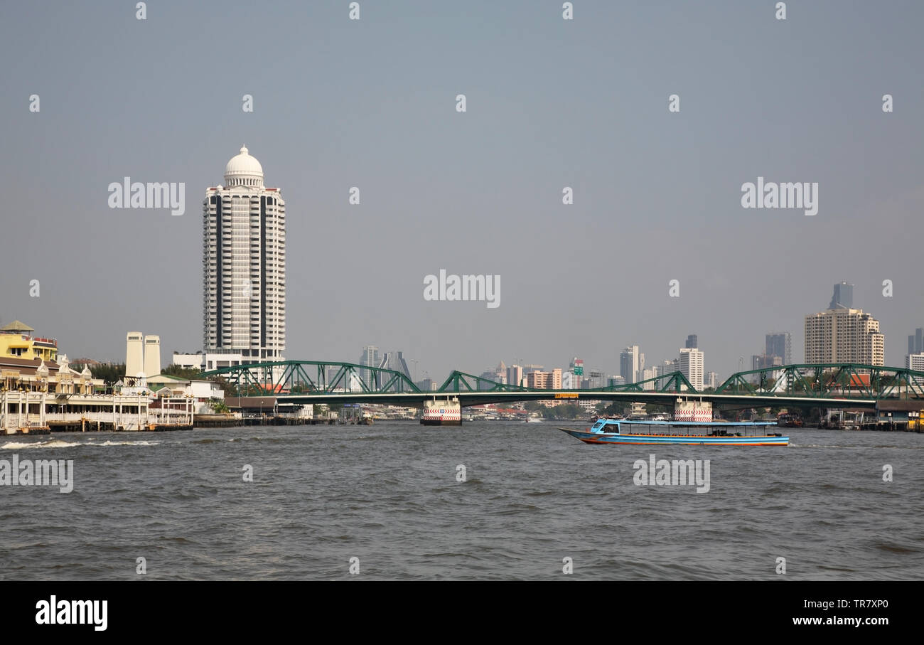Chao Phraya river in Bangkok. Kingdom of Thailand Stock Photo - Alamy
