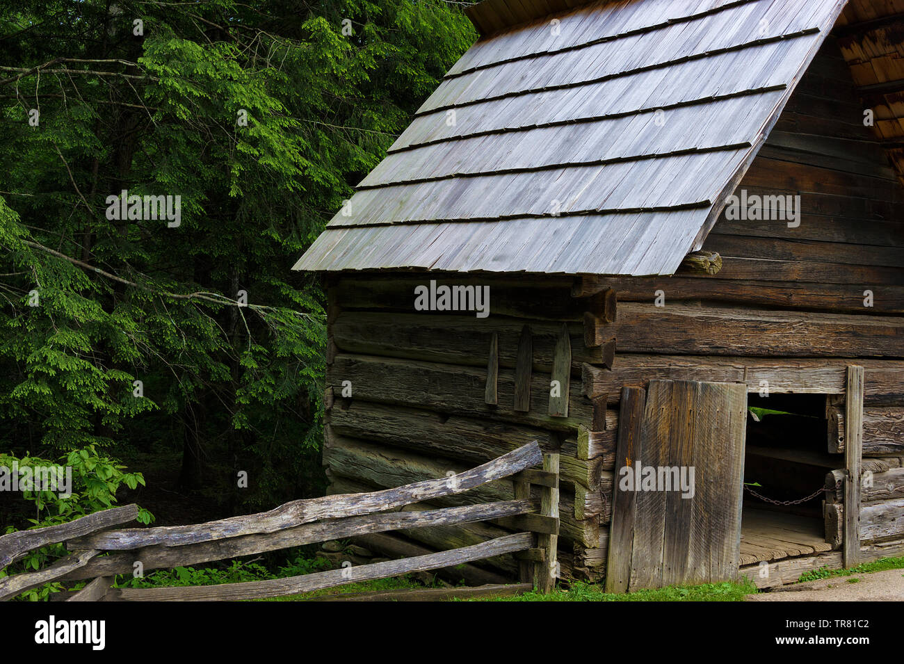 One of the many old settlers buildings in Cades Cove Valley in