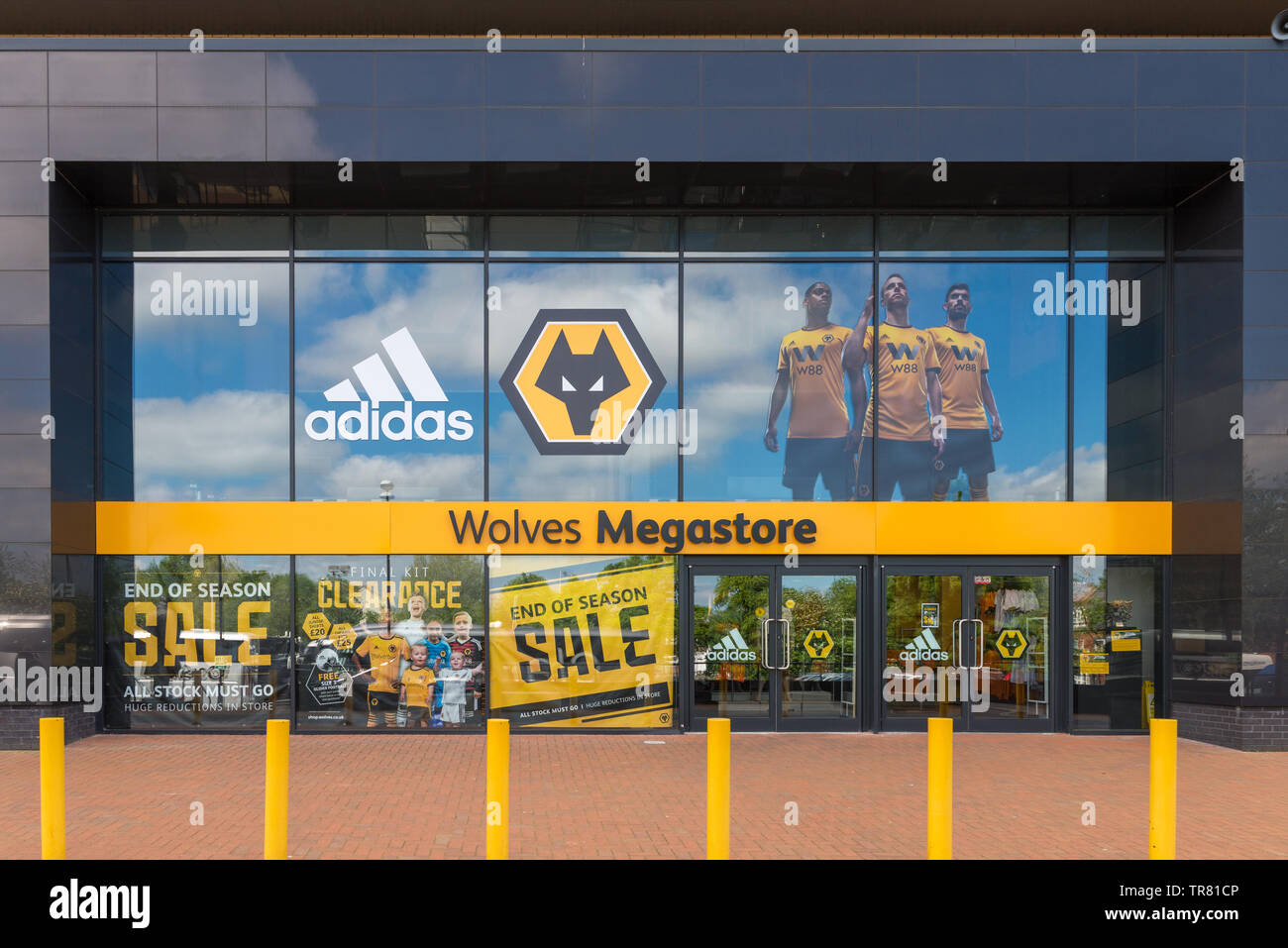 Wolves Megastore shop at Molineux, home of Wolverhampton Wanderers Football Club Stock Photo