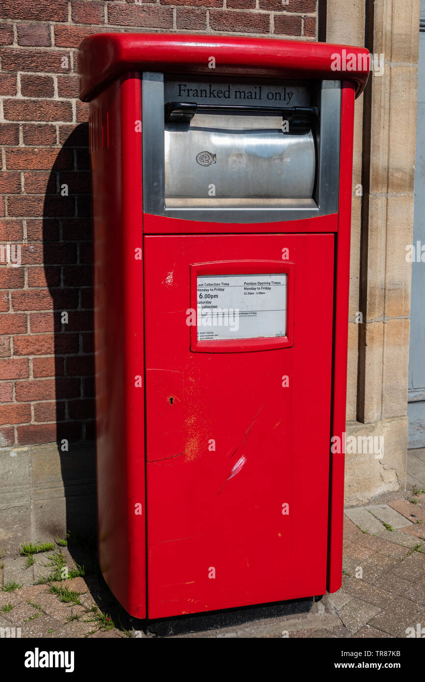Red Royal Mail Collection box for franked mail Widnes April 2019 Stock Photo Alamy