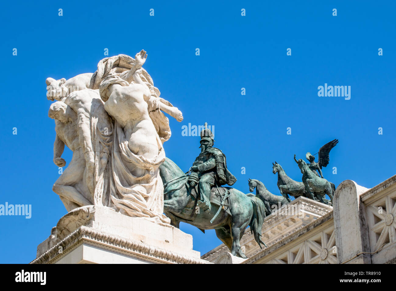 Kiss Statue Stock Photos & Kiss Statue Stock Images Alamy