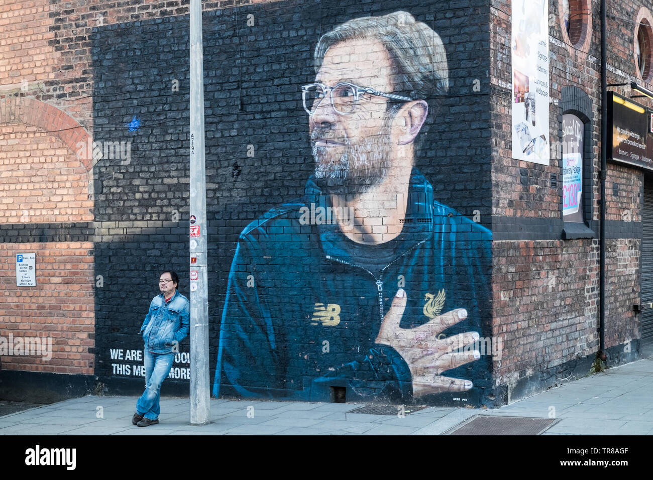 Large,huge,mural,street,art,of,Liverpool,football,LFC,manager,German,Jurgen Klopp,on,wall,on,side,of,Jamaica Street,Baltic Triangle,Liverpool,England Stock Photo