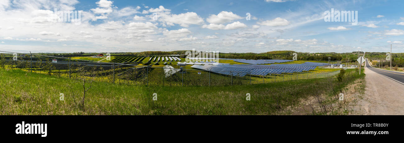 Solar pannels farm hi-res stock photography and images - Alamy