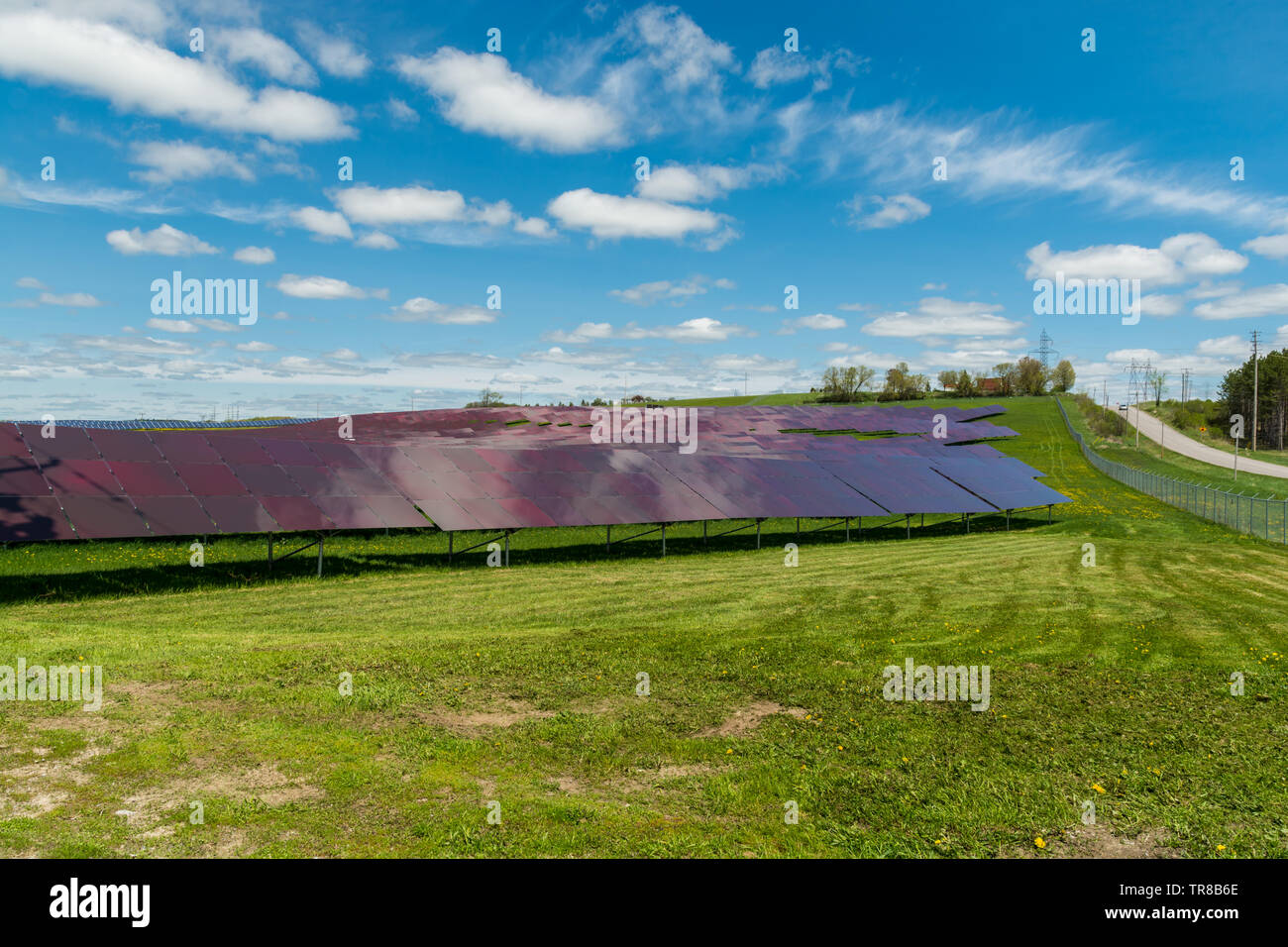 Solar pannels farm hi-res stock photography and images - Alamy