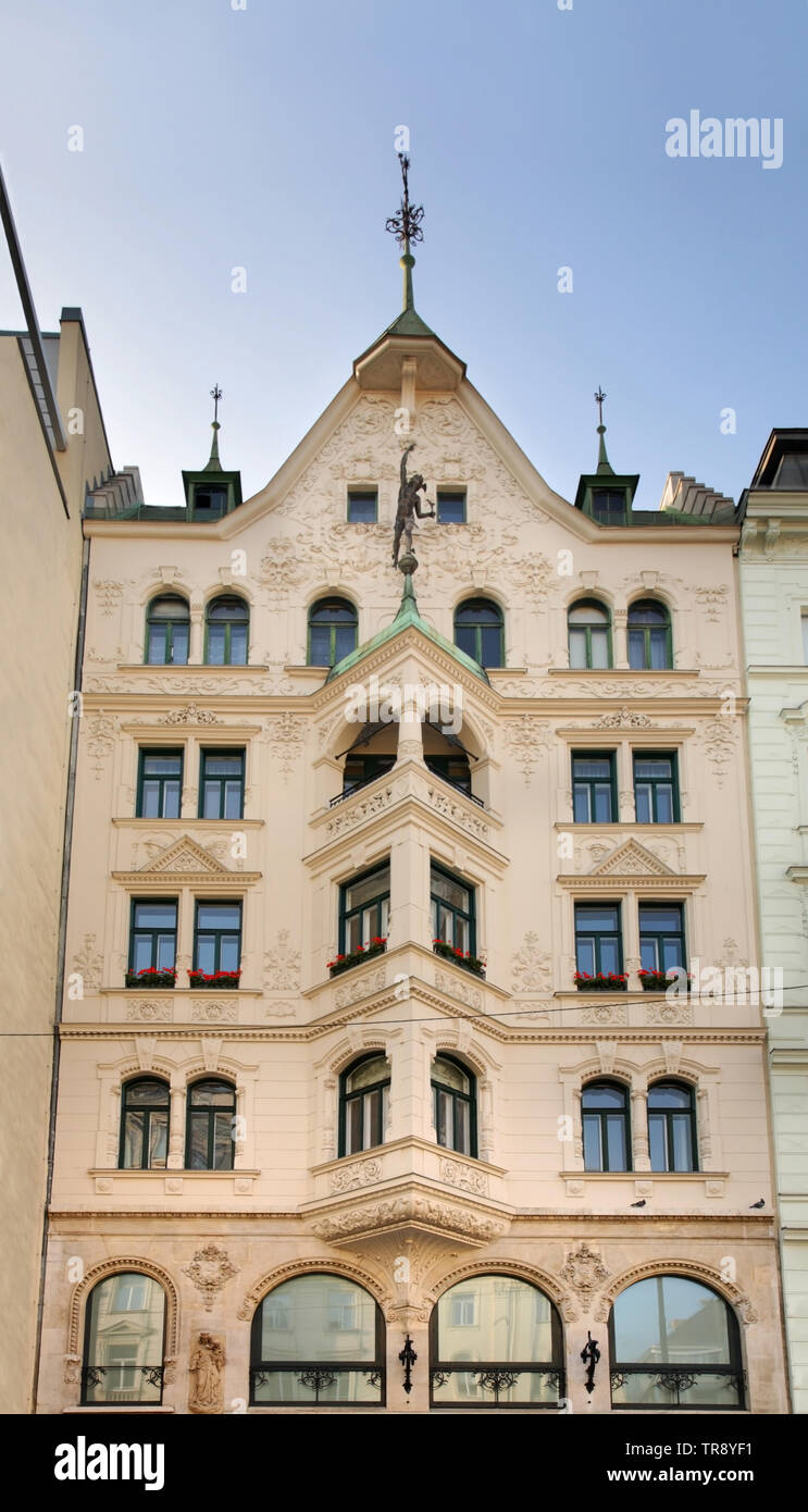Old building in vienna hi-res stock photography and images - Alamy