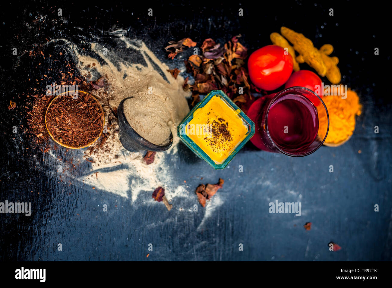 Mitti glass hires stock photography and images Alamy