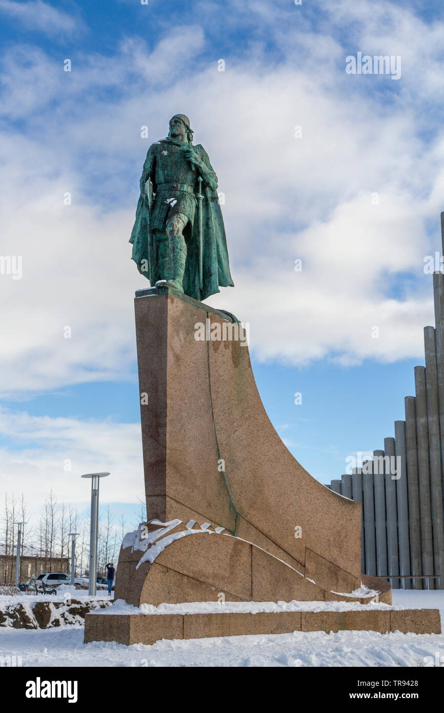 Leifur Eriksson Statue in front of the Hallgrímskirkja (church of Hallgrímur) in Reykjavik, Iceland. Stock Photo