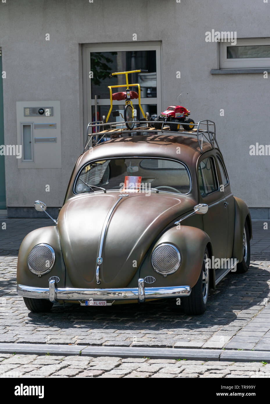 Melsele, Belgium, 30 may 2019, Volkswagen Beetle photo tasks vertical on a vintage car show Stock Photo