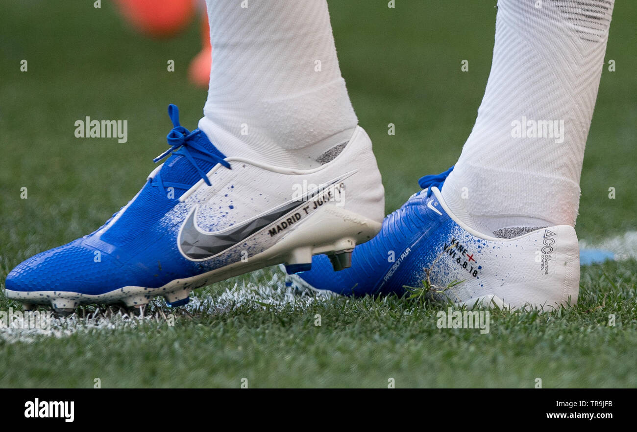 harry kane new boots