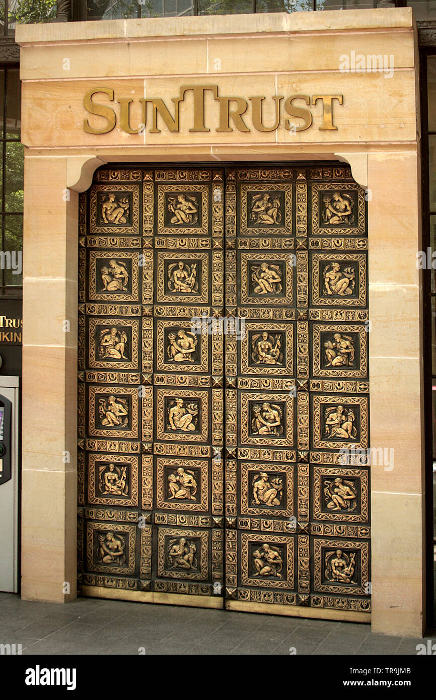 Entrance To Suntrust Bank S Branch In Downtown Charlotte Nc Usa