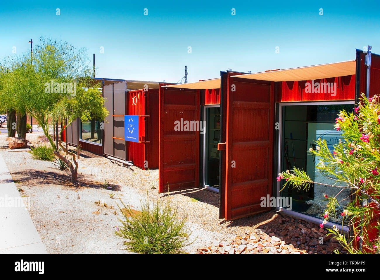 MSA Annex - Shops and eateries housed inside modified shipping containers  at S Avenida del Convento, Tucson AZ Stock Photo - Alamy, image size:1300x956