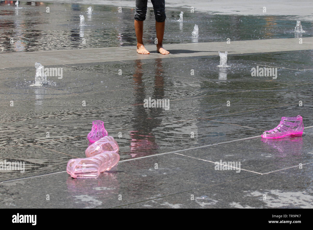 pink jelly shoes