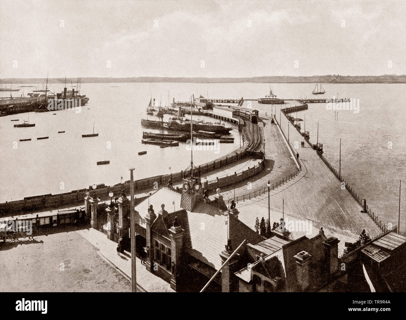 Passengers train 19th century hi-res stock photography and images - Alamy