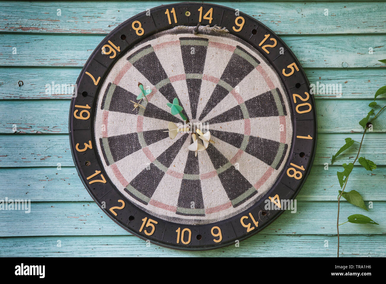 Old game of darts hires stock photography and images Alamy