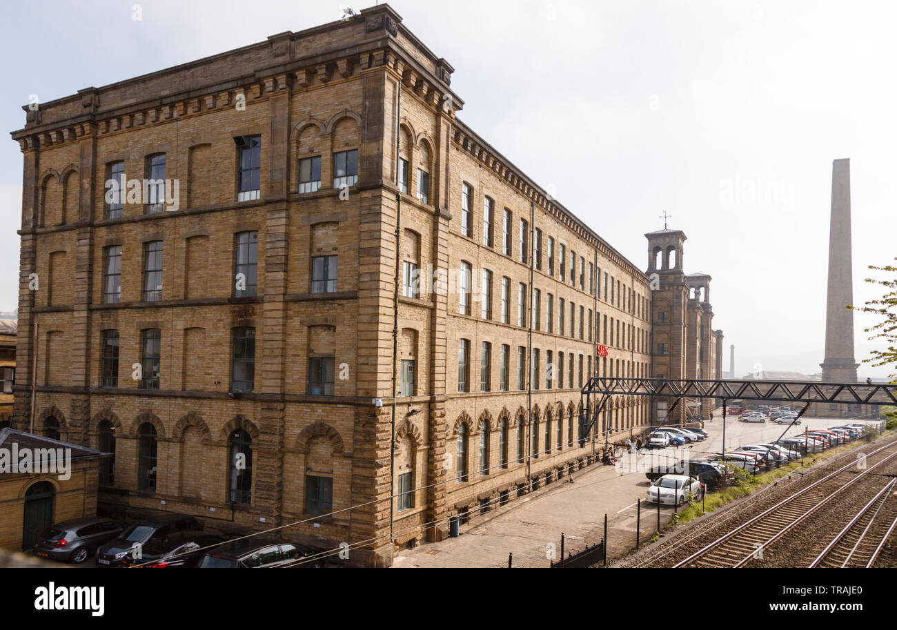 Salts mill chimney hires stock photography and images Alamy