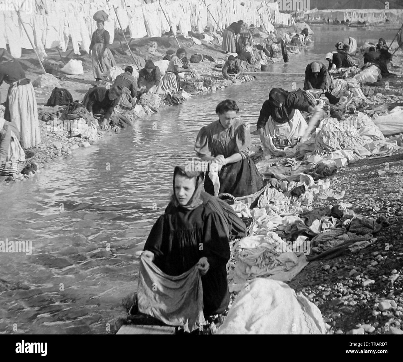 Victorian clothes hi-res stock photography and images - Alamy