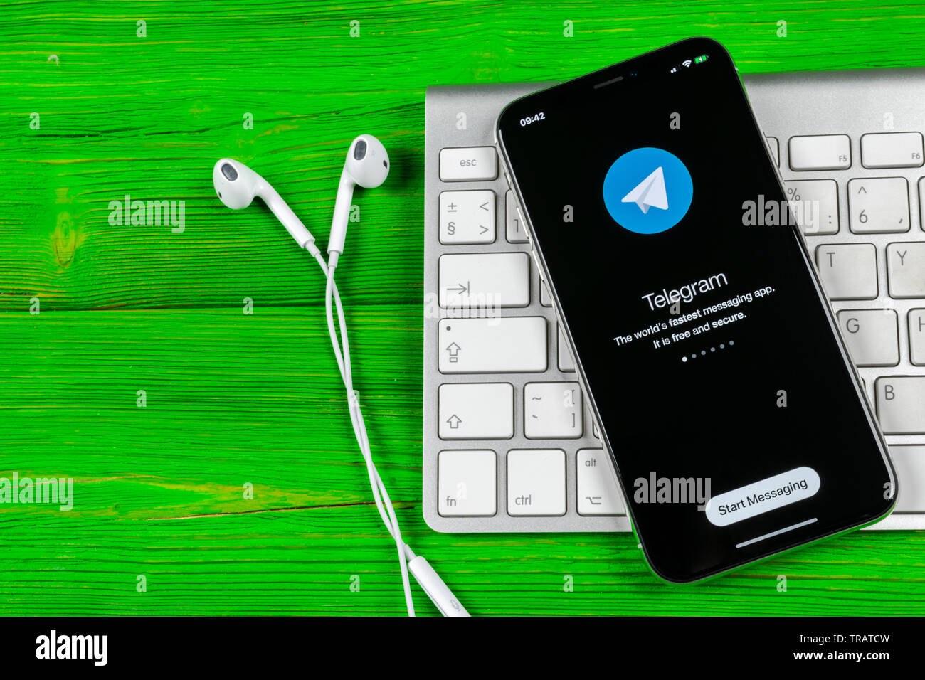 Telegram x hi-res stock photography and images - Alamy