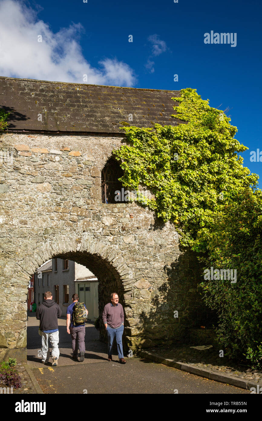 Ireland, Co Louth, Cooley Peninsula, Carlingford, Tholsel Street