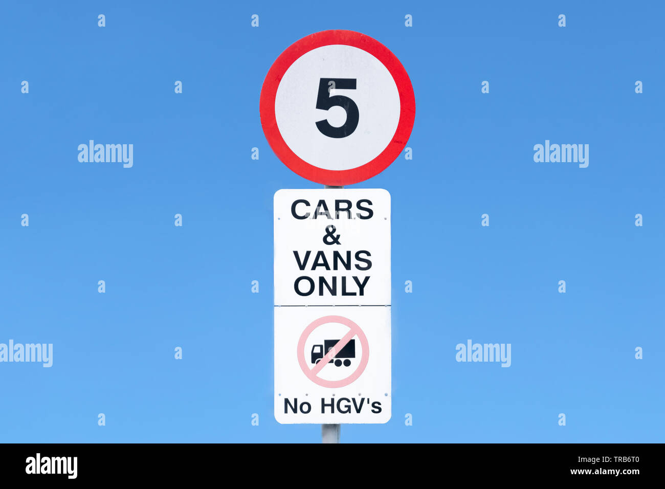Cars and vans only no HGVs road sign and speed limit Stock Photo - Alamy