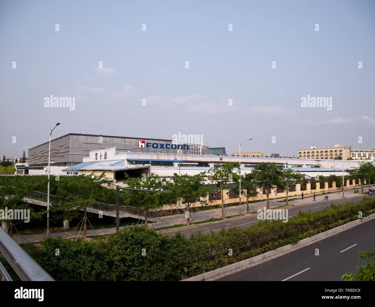 foxconn-factory-in-shenzhen-with-logo-TRBDCK.jpg