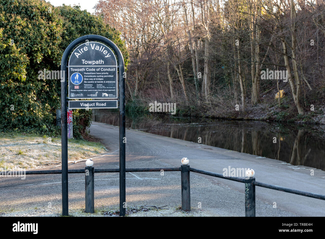 View of Aire Valley Towpath sign Stock Photo