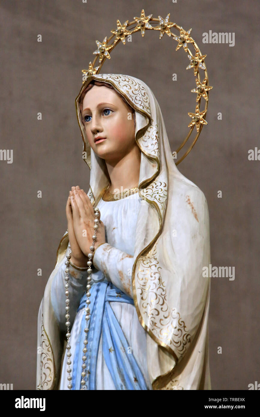 Vierge-Marie. Eglise Sainte-Marie-Majeure. Verbano Cusio Ossala. Italie. Stock Photo