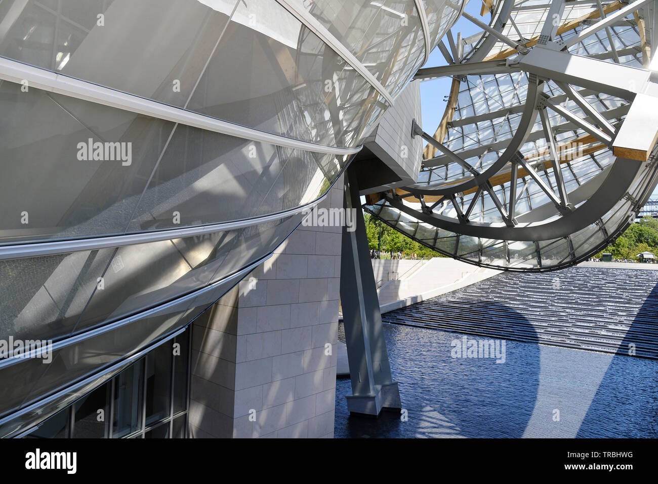 Fondation Louis Vuitton - Bois de Boulogne - Paris - France Stock Photo -  Alamy
