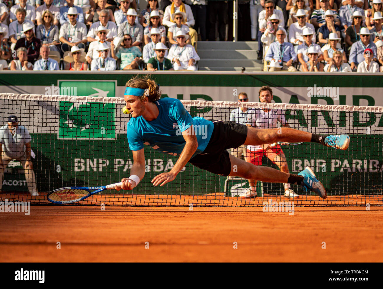 Paris, France, 2 june, 2019, Tennis, French Open, Roland Garros, Stefanos  Tsitsipas (GRE) takes a dive in his match against Wawrinka (SUI) Photo:  Henk Koster/tennisimages.com Stock Photo - Alamy