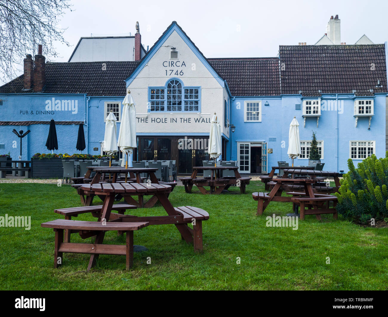 Hole in the wall restaurant hi res stock photography and images