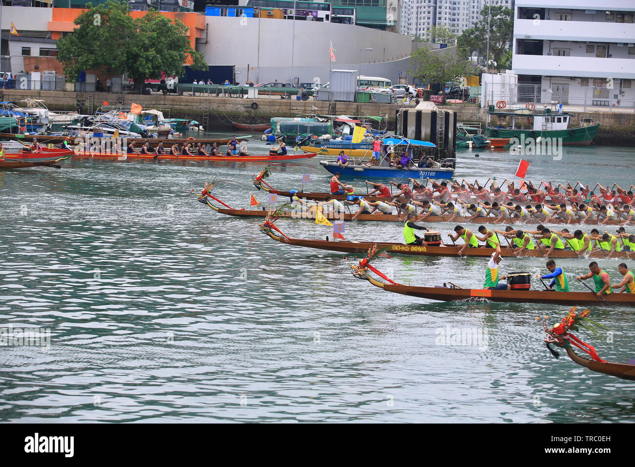 Dragon boat racing hi-res stock photography and images - Alamy