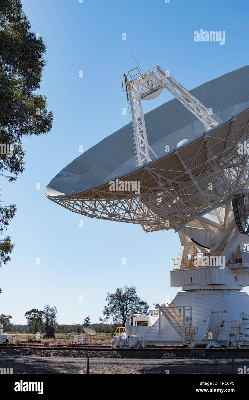 One of the six rail track mounted telescopes at the Australian Telescope Compact Array, Paul Wild Observatory near Narrabri in NSW, Australia Stock Photo