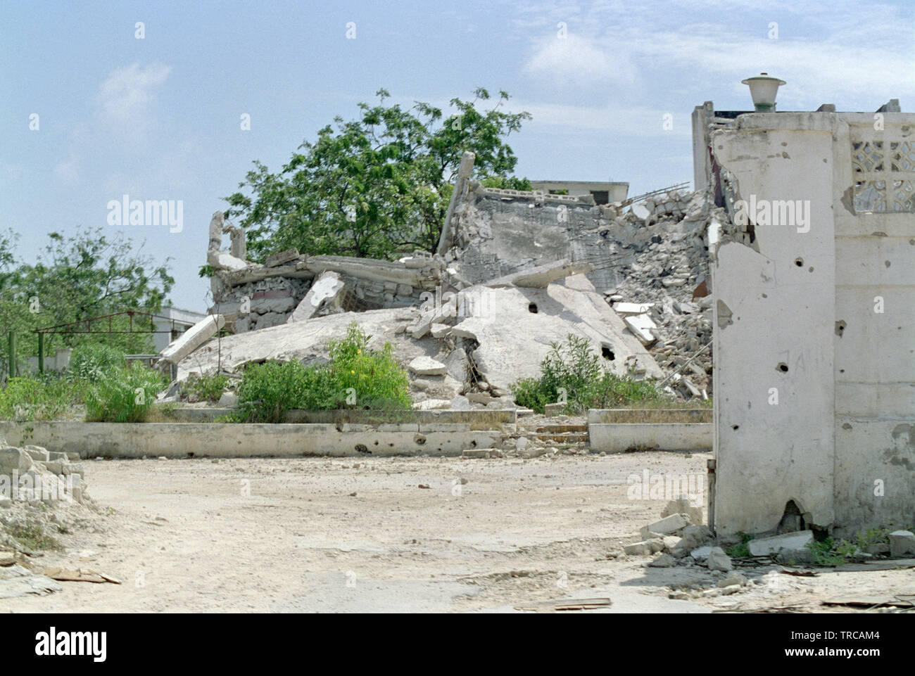2nd November 1993 The ruins of General Mohamed Farrah Aidid's headquarters in southern Mogadishu, Somalia, destroyed by American forces on June 17th 1993. Stock Photo