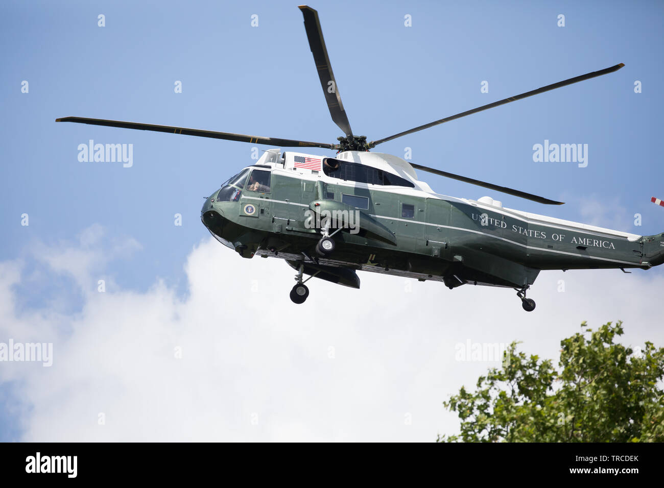 London, UK. 3rd June, 2019. President Trump and his wife Melania arrive at Buckingham Palace by Helicopter, Marine One, they were greeted by Prince Charles then The Queen at the start of his official state visit to Great Britain. A 21 gun salute was also carried out in his honour. Credit: Keith Larby/Alamy Live News Stock Photo