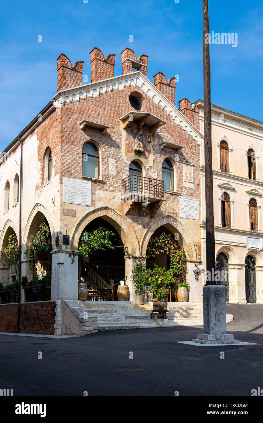 The building of former Palazzo di Giustizia in Piazza dell'Antenna, now a wine shop or Enoteca, Soave, Italy Stock Photo