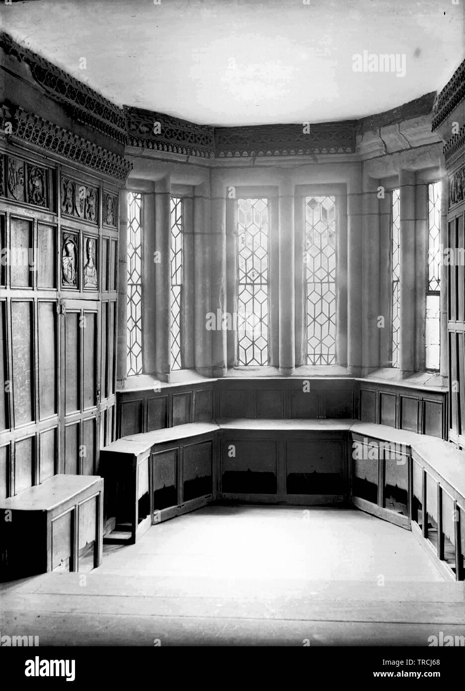 Dining Room Oriel Window Haddon Hall Derbyshire Photo Taken